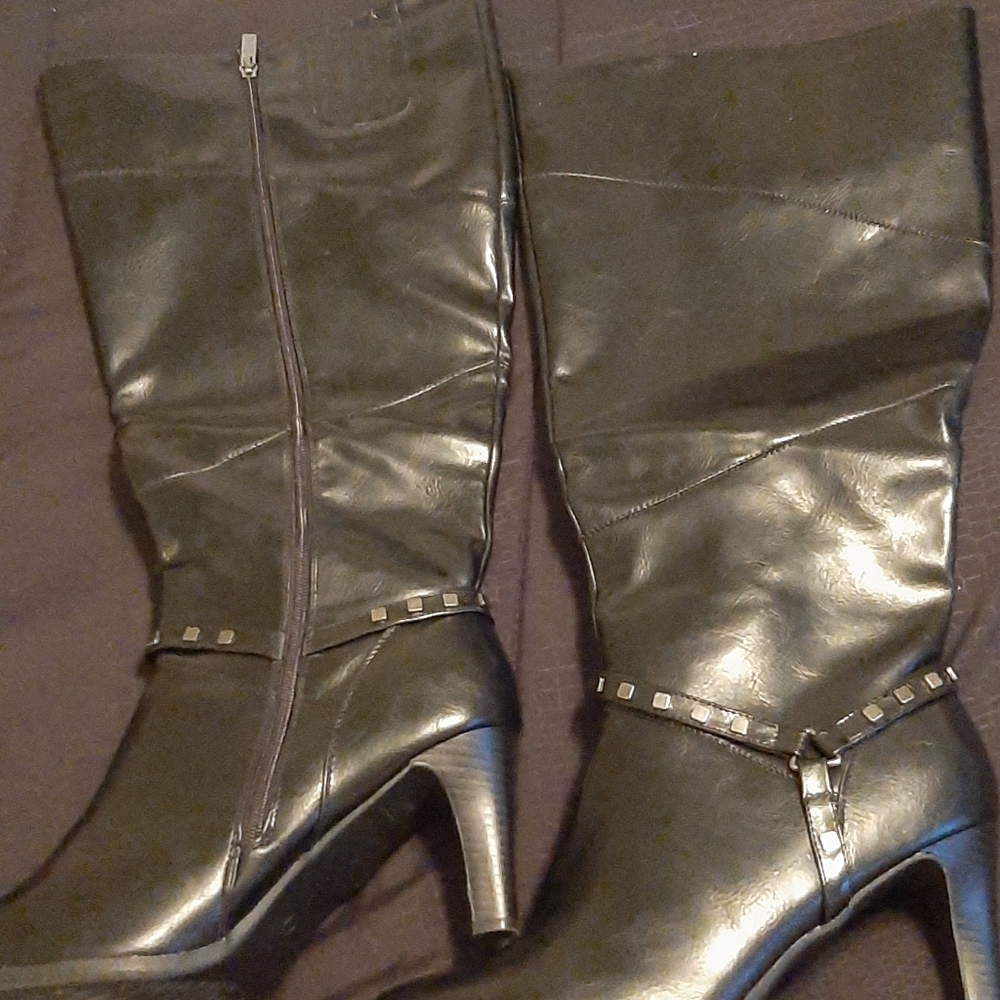 Black leather boots size 12 wide